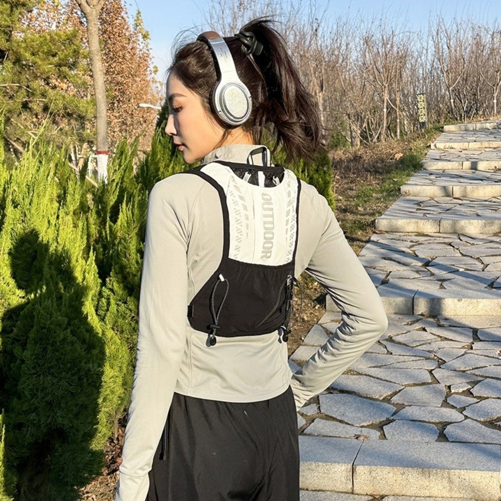 سترة رياضية خفيفة الوزن للجري  - مراجعة Hydration Vest وسعره